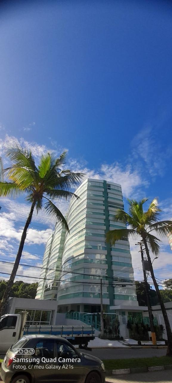 Kamada 2: Apartamento 3 Suítes em Riviera de Luxo